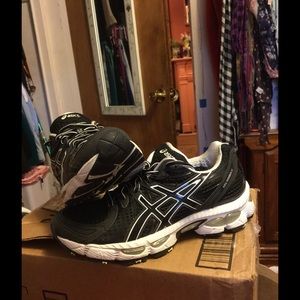 ASICS Women's Gel-Nimbus 13 (black white)