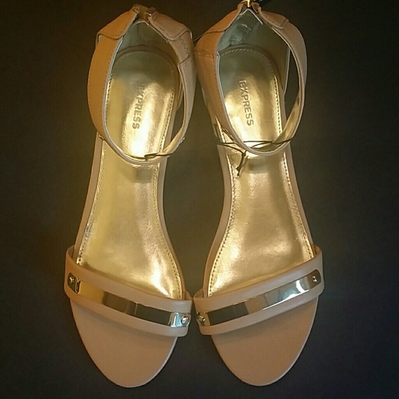 Express Flat Sandals