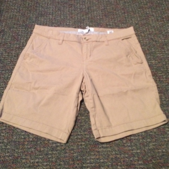 Areropostale Bermuda shorts!