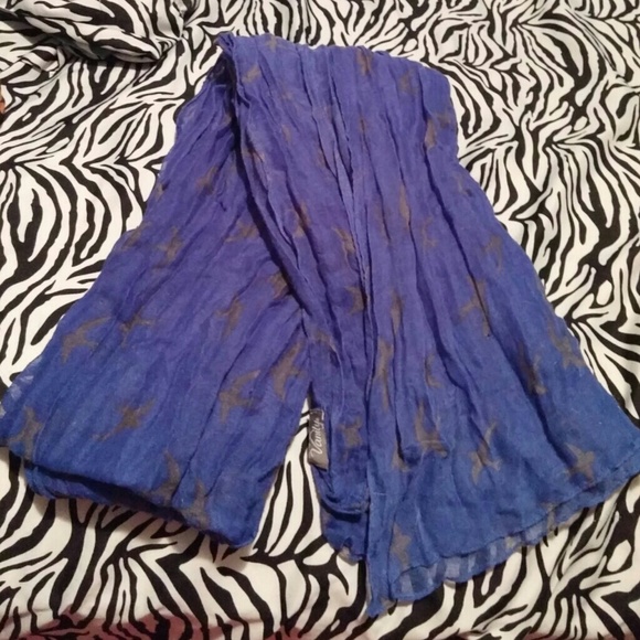 Blue scarf w/ Grey Birds - Picture 1 of 2