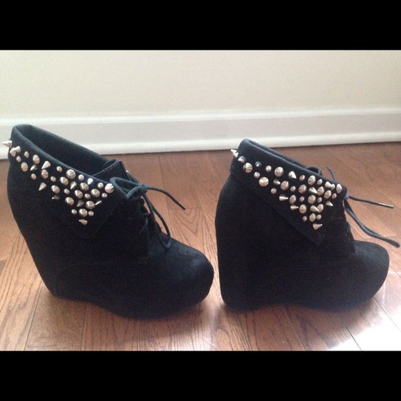 Spiked black wedges - Picture 1 of 4