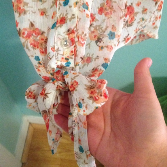 Floral Button-Up Kimono - Picture 2 of 3