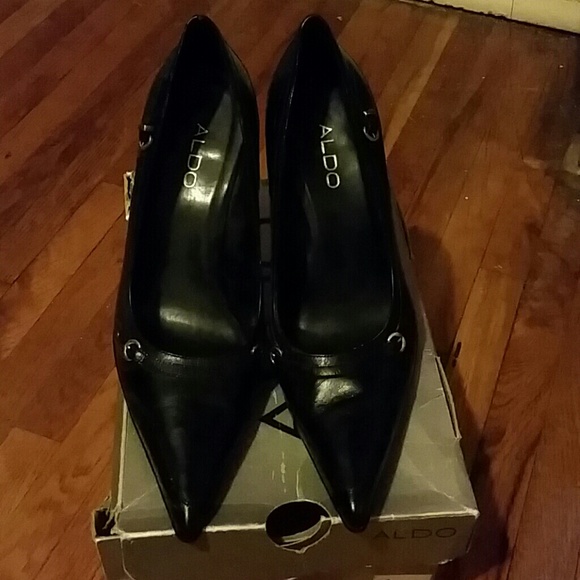 Black Aldo pumps