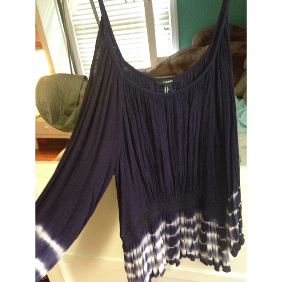 Open shoulder tie dye top