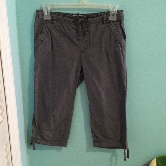 Grey capris - Picture 1 of 3