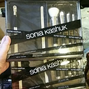 2 Sonia Kashuk The Golden Age brush set