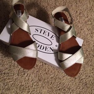 Steve Madden gold stretchy sandals