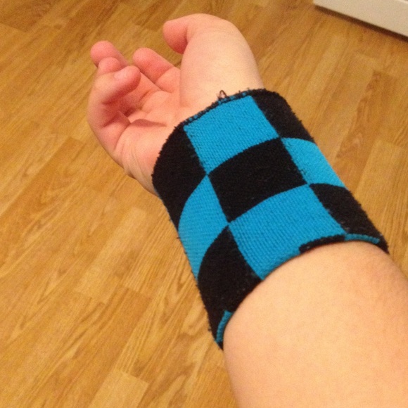 Blue Skater wrist warmer - Picture 2 of 2