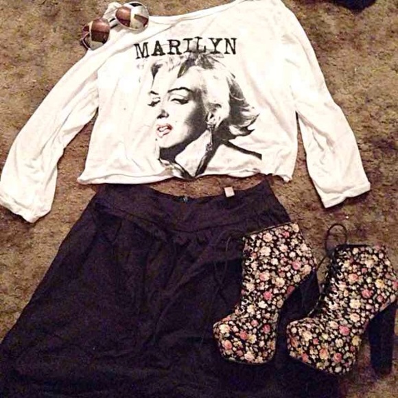 Marilyn crop top