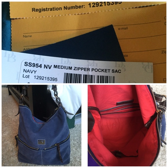 🔽{Dooney & Bourke} Medium Hobo - Picture 4 of 4