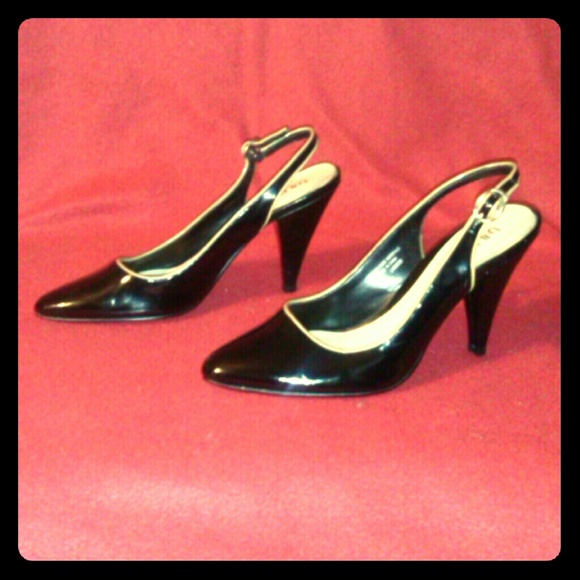 A Kenneth Cole Production Unlisted