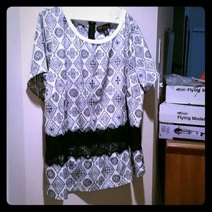 Lace paneled top