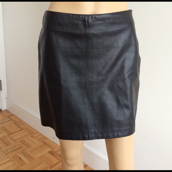 MODA INTERNATIONAL BLACK LEATHER SKIRT, SIZE 4