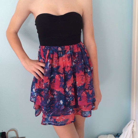 Beautiful homecoming / party dress
