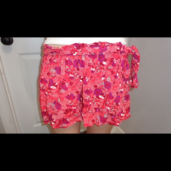 American Eagle loose dressy shorts