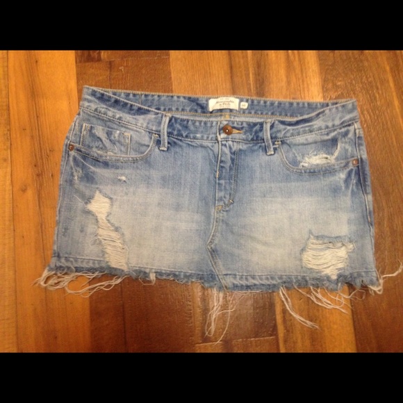 Abercrombie & Fitch frayed skirt: size 10