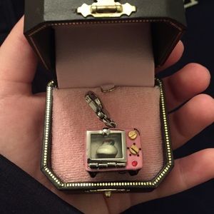 Juicy Couture Cupcake Over Charm (silver)