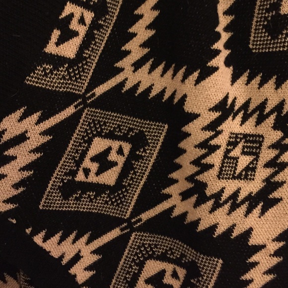 Aztec sweater - Picture 2 of 3