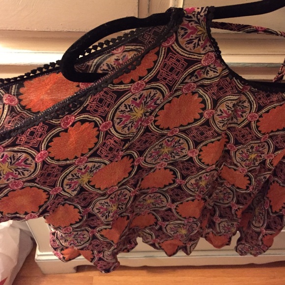 Open back/shoulder tie top - Picture 2 of 4