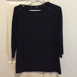 3/4 sleeve black tee