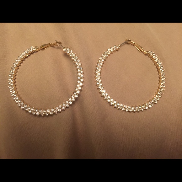 🚫SOLD ON MER🚫BRAND NEW! Bebe crystal earrings