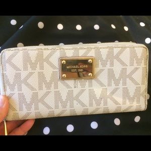 Michael Kors Wallet Jetset Travel Logo Continental