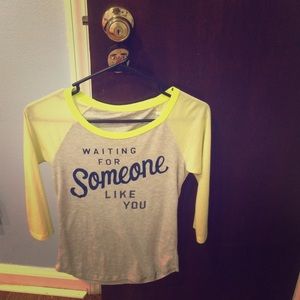 Yellow sleeve print shirt