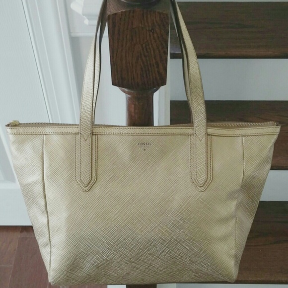 🌟🌸SOLD🌸🌟 NWT! FOSSIL GOLD LEATHER SYDNEY - Picture 1 of 4
