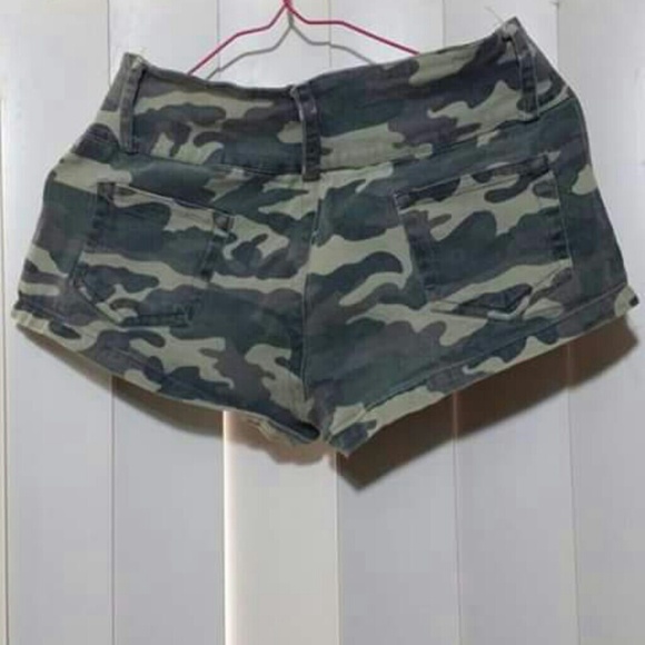 Camouflage short - Picture 2 of 2