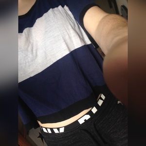 *lowest price*VS PINK slouchy cropped shirt