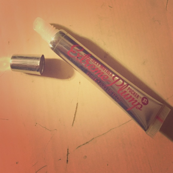 Sexy mother pucker extreme plump clear gloss