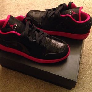 black & white air jordans