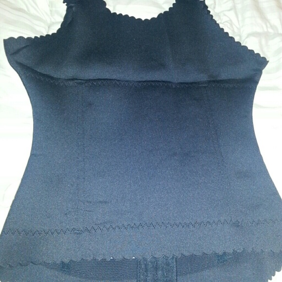 **BODY SHAPERS** - Picture 3 of 3