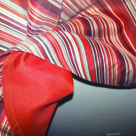 Banana Republic Silk Skirt. - Picture 3 of 3