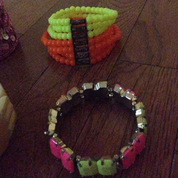 Cute brackets and watch bundle set - Picture 2 of 4