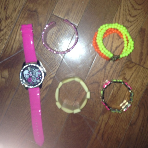 Cute brackets and watch bundle set - Picture 4 of 4
