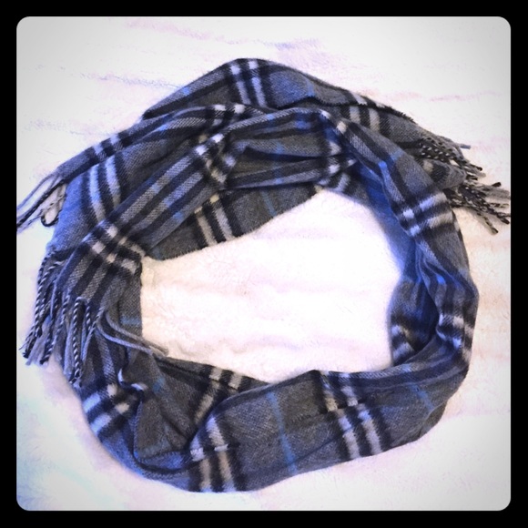 Burberry Accessories - Burberry scarf