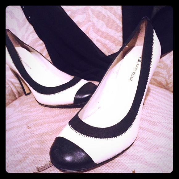Black and white Anne Klein heels