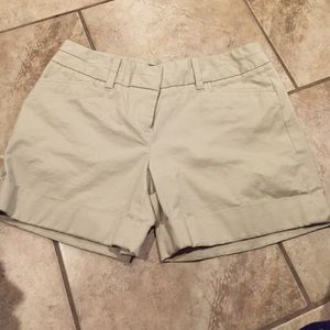 Limited drew fit khaki shorts