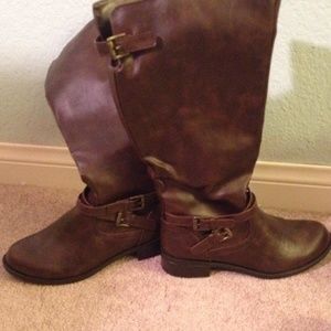 Brand new brown leather boots