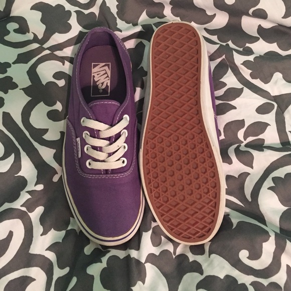 Violet Vans - Picture 2 of 3