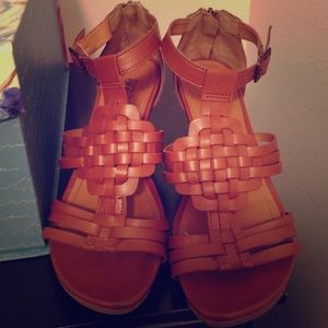 Kenneth Cole Reaction Wedges