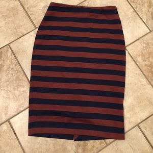 Limited navy and maroon stretch pencil skirt