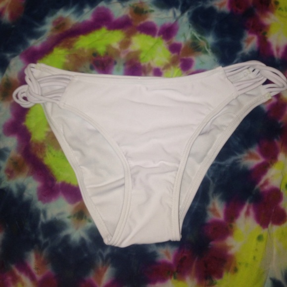 white bikini bottoms price negotiateable - Picture 1 of 4