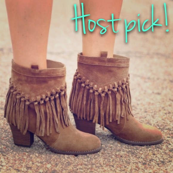 Anthropologie Shoes - • 🎉HP🎉 Top Trends Party Sbicca Fringe Boots •