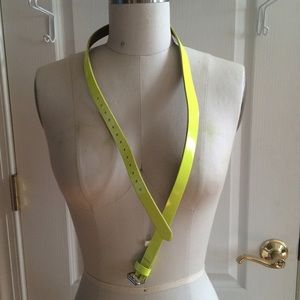 Cute neon yellow GAP belt!