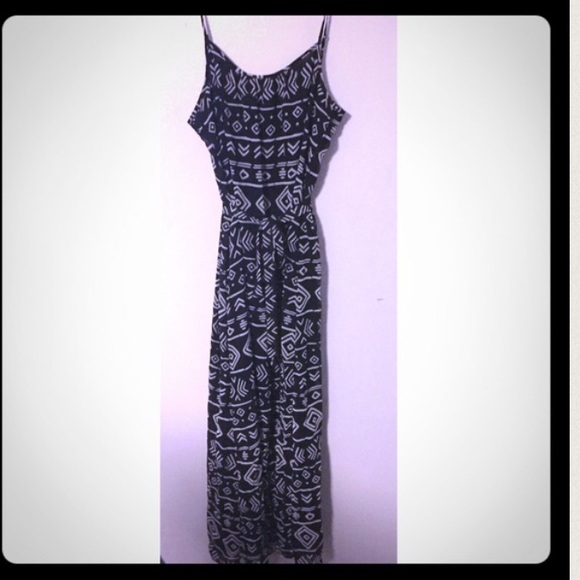 SOLD IN BUNDLE Black and white tribal maxi - Picture 3 of 3