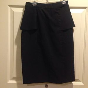 Sleek Forever 21 Pencil skirt w/ side ruffles