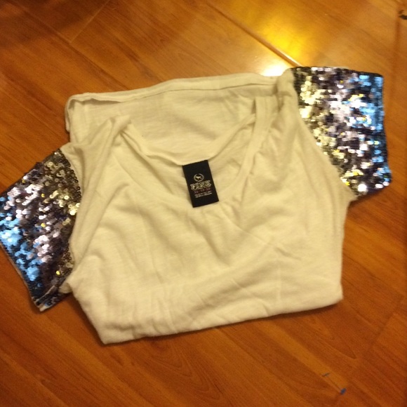 🚫🚫sold🚫🚫VICTORIAS secret OMBRE sequin sleeve t - Picture 2 of 4
