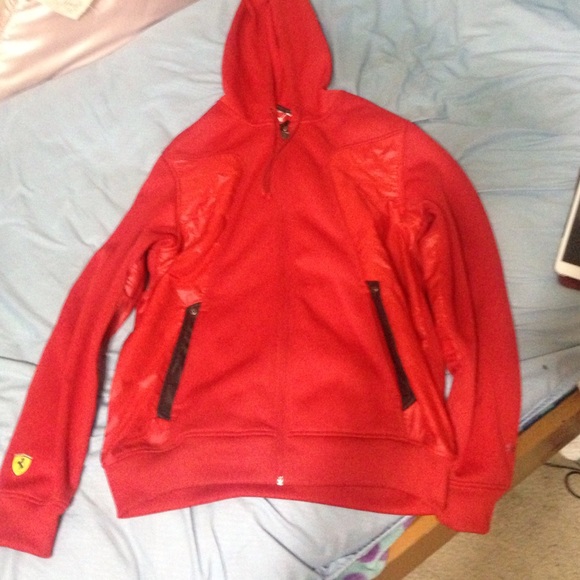 Red puma jacket Ferrari collection - Picture 2 of 3